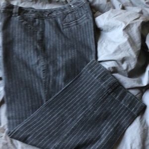 Dress barn women’s pant jeans size 18W pin stripe 97% cotton charcoal grey